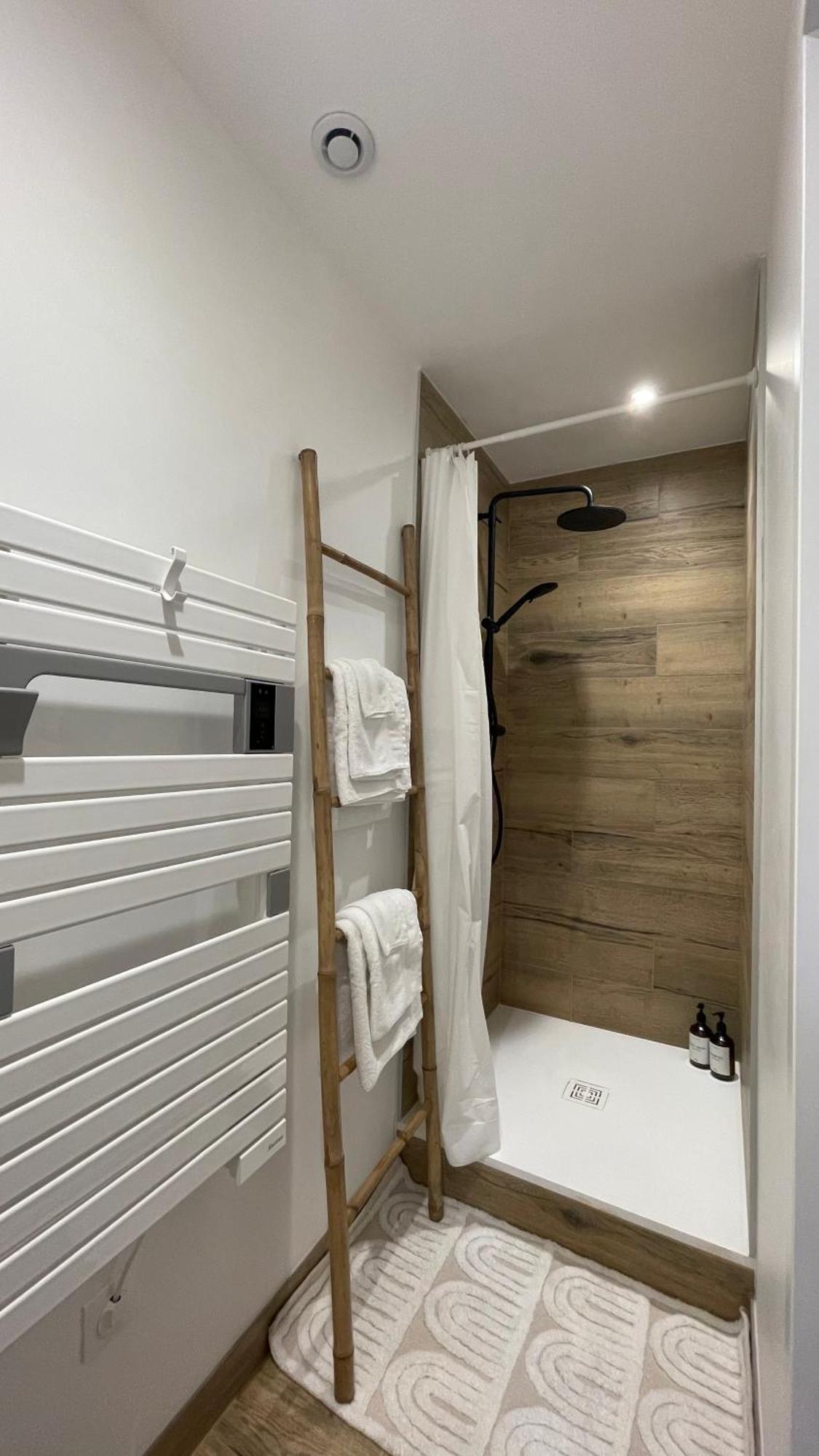Le Chalet De La Plage Sevrier Bagian luar foto